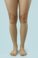 Manga de compresión para pantorrilla beige, vista frontal ambas piernas, alivio de várices y edema - VieSalud

Beige compression calf sleeves, front view both legs, varicose vein and edema relief - VieSalud
