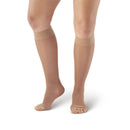 Medias de compresión para mujer a la rodilla con punta abuerta, color crema nivel 20-30 mmHg para tratamiento de varices y soporte vascular - VieSalud.