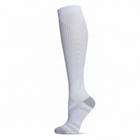 Medias deportivas de compresión blancas con gris unisex, nivel 20-30 mmHg, a la rodilla para alto rendimiento y soporte vascular